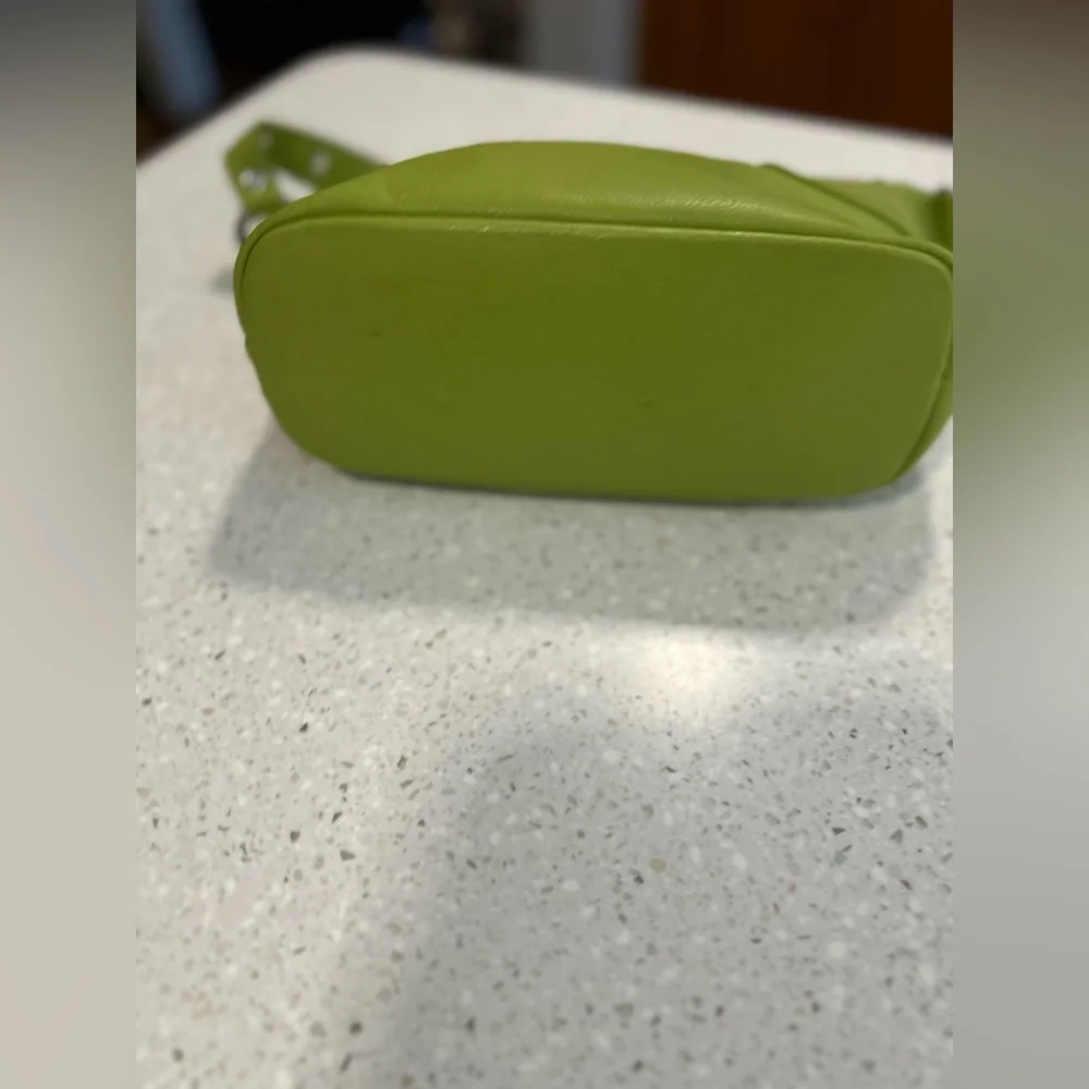 New lime green bag without tags small size - Picture 5 of 8